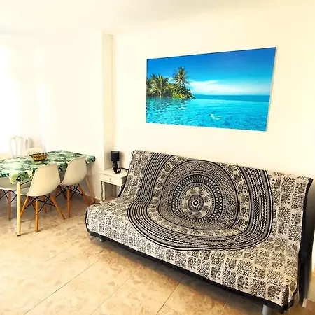 Апартаменты Near The Ocean Арона